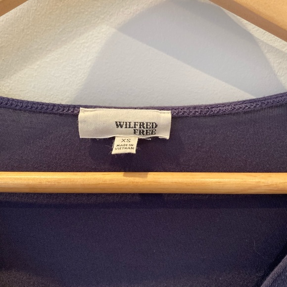 Aritzia Wilfred Free women’s XS long sleeve v-neck top - Picture 4 of 6